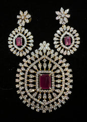 PENDANT SET / LOCKETS PENDANT SDIAMOND PENDANT SET PE129 EMERALD DIAMOND RUBY