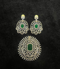PENDANT SET CHAINS Pendant set 141 DIAMOND EMERALD