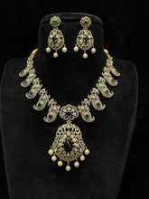 NECKLACE NE521 VICKTORIAN EMERALD