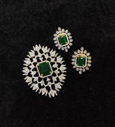 PENDANT SET / LOCKETS pendant set 222 DIAMOND EMERALD