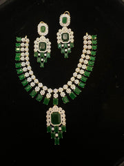 NECKLACE NECKLACE 465 DIAMOND EMERALD