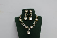 NECKLACE NK056 VICKTORIAN  WHITE Mozonite