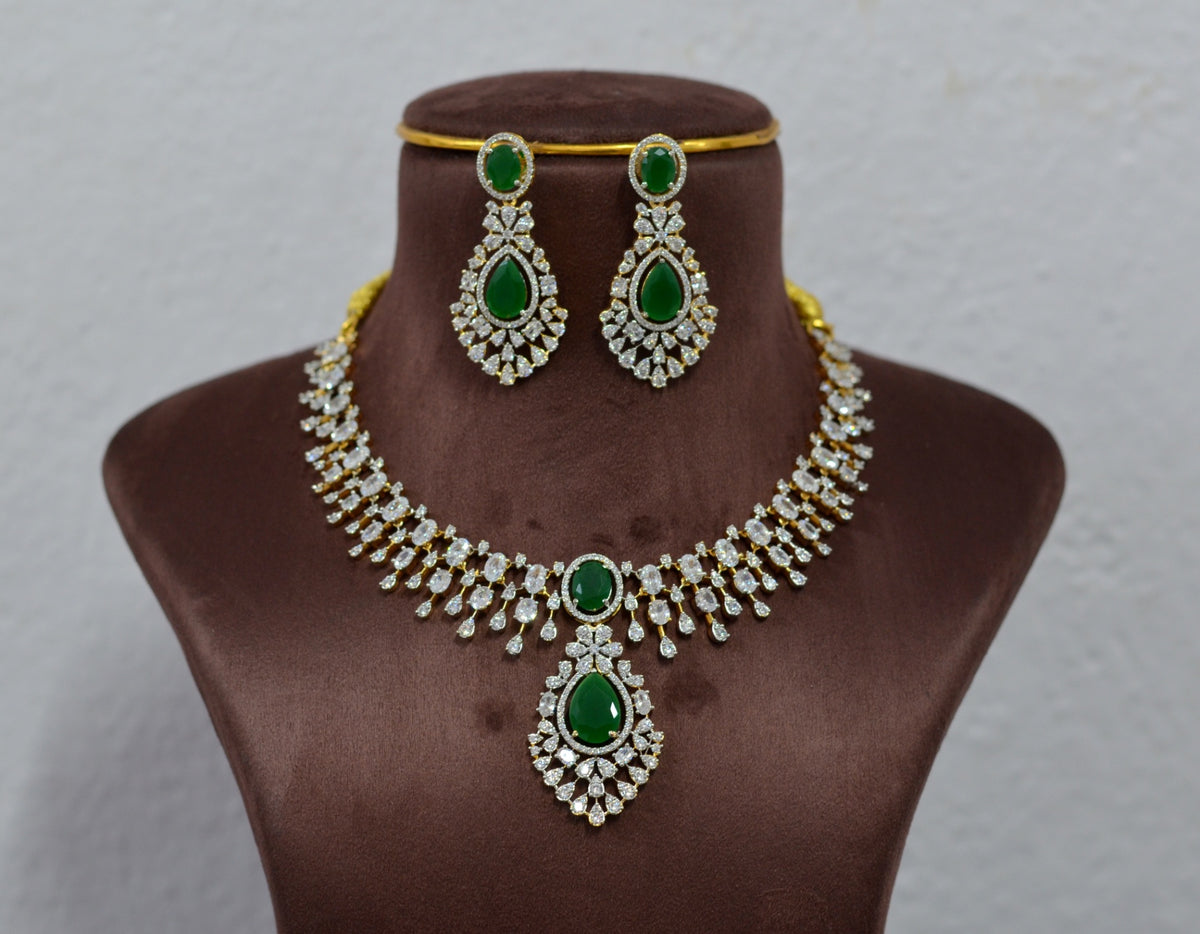 NECKLACE nk111 DIAMOND EMERALD