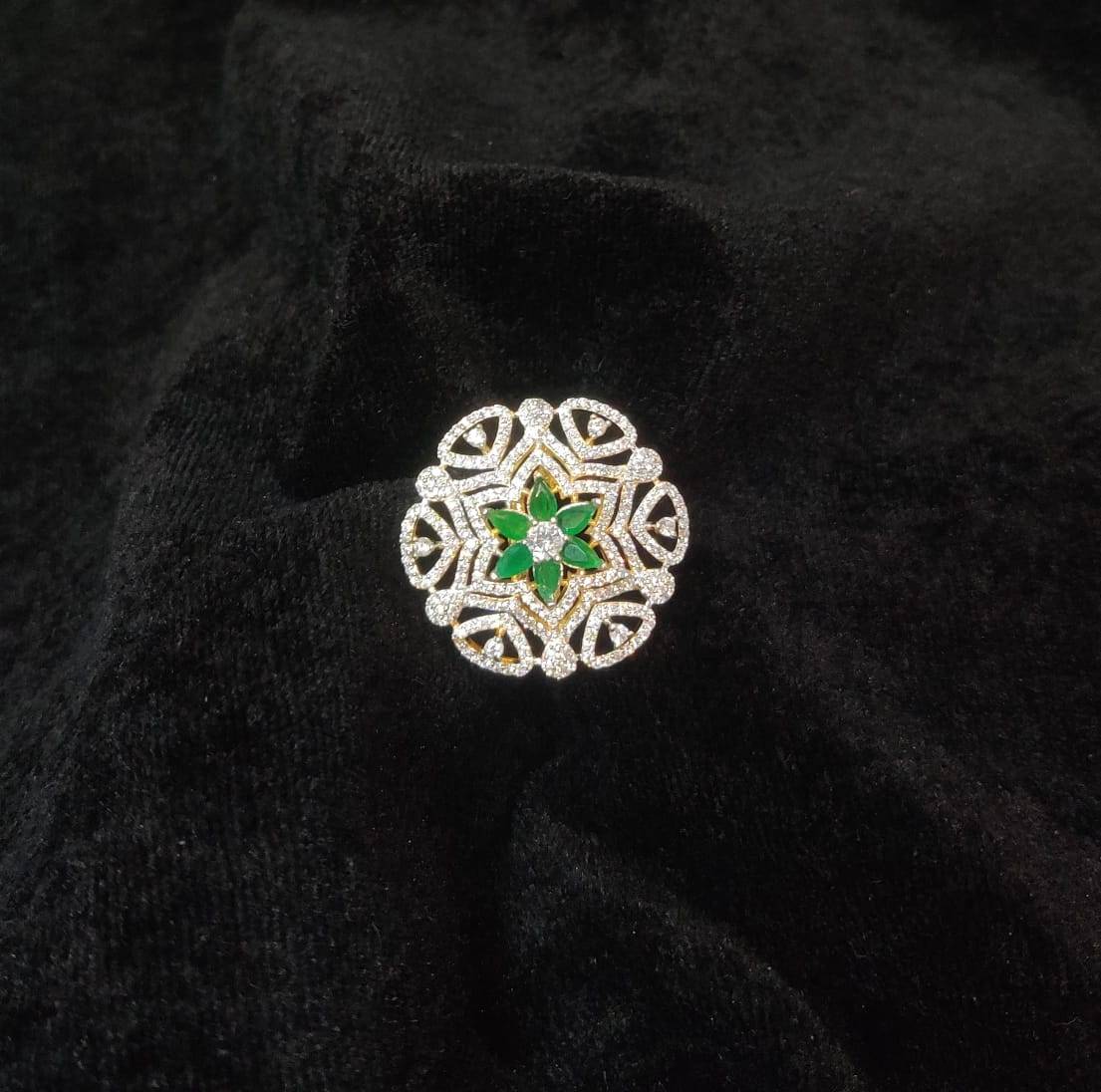 FINGERRING Finger ring 030 DIAMOND EMERALD