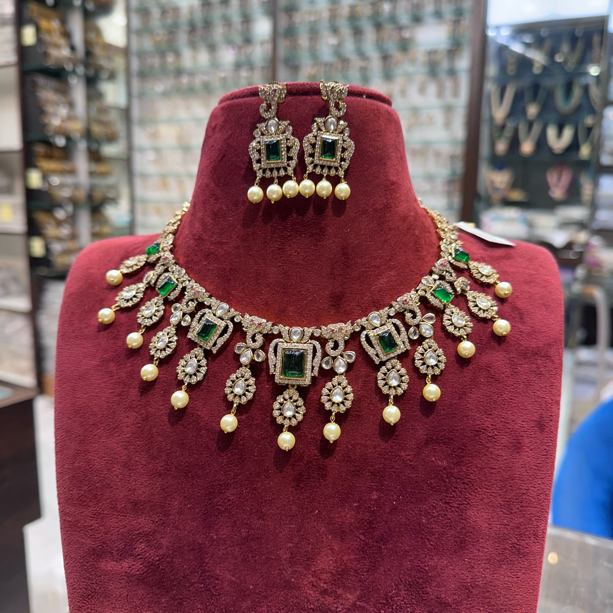 NECKLACE nk214 VICKTORIAN  EMERALD