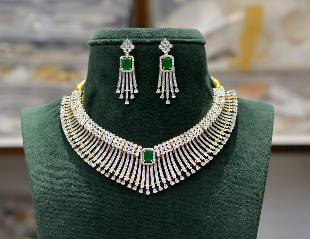 NECKLACE necklace 134 DIAMOND EMERALD