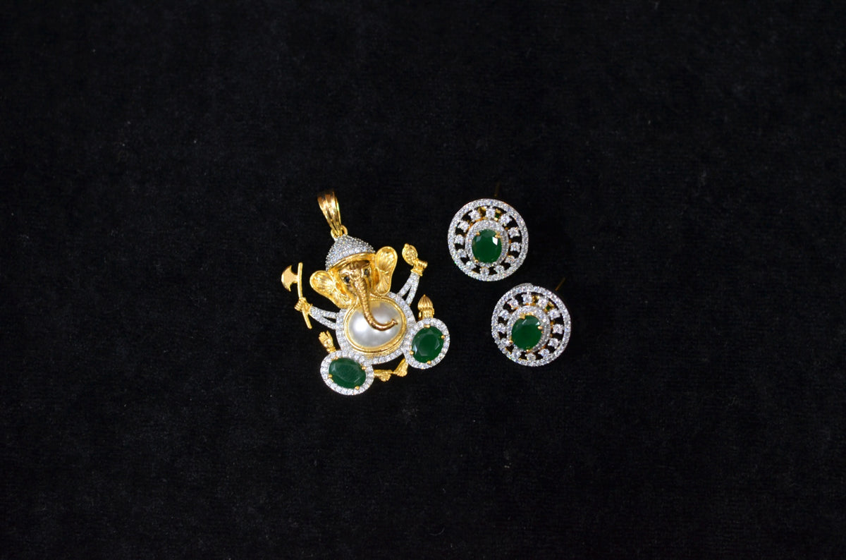 PENDANT SET / LOCKETS pendant set 269 DIAMOND EMERALD