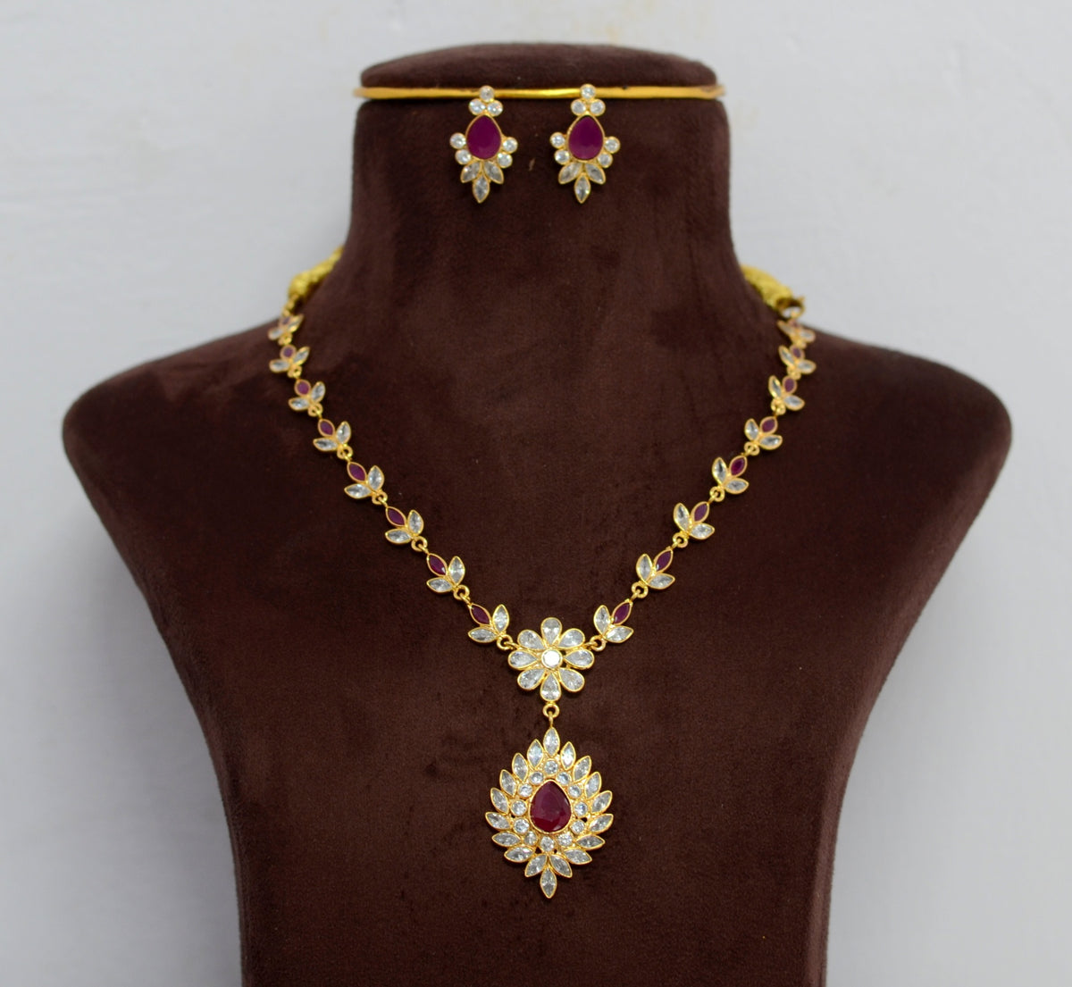 NECKLACE NK0010 GOLDEN STONE RUBY