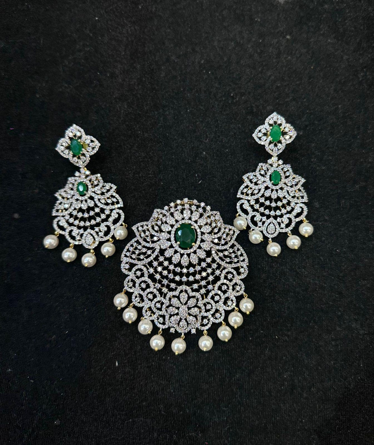 PENDANT SET CHAINS Pendant 015 DIAMOND EMERALD