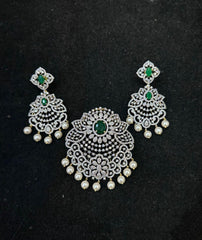 PENDANT SET CHAINS Pendant 015 DIAMOND EMERALD