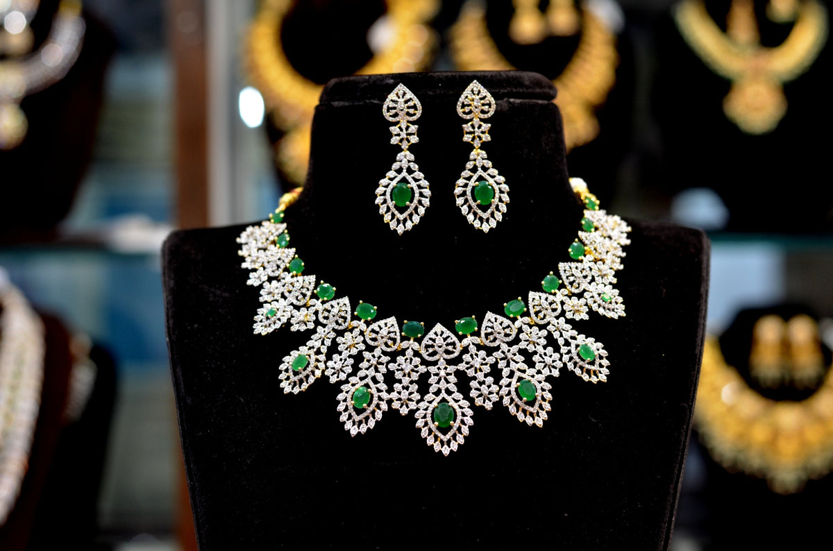 NECKLACE necklace 618 DIAMOND EMERALD