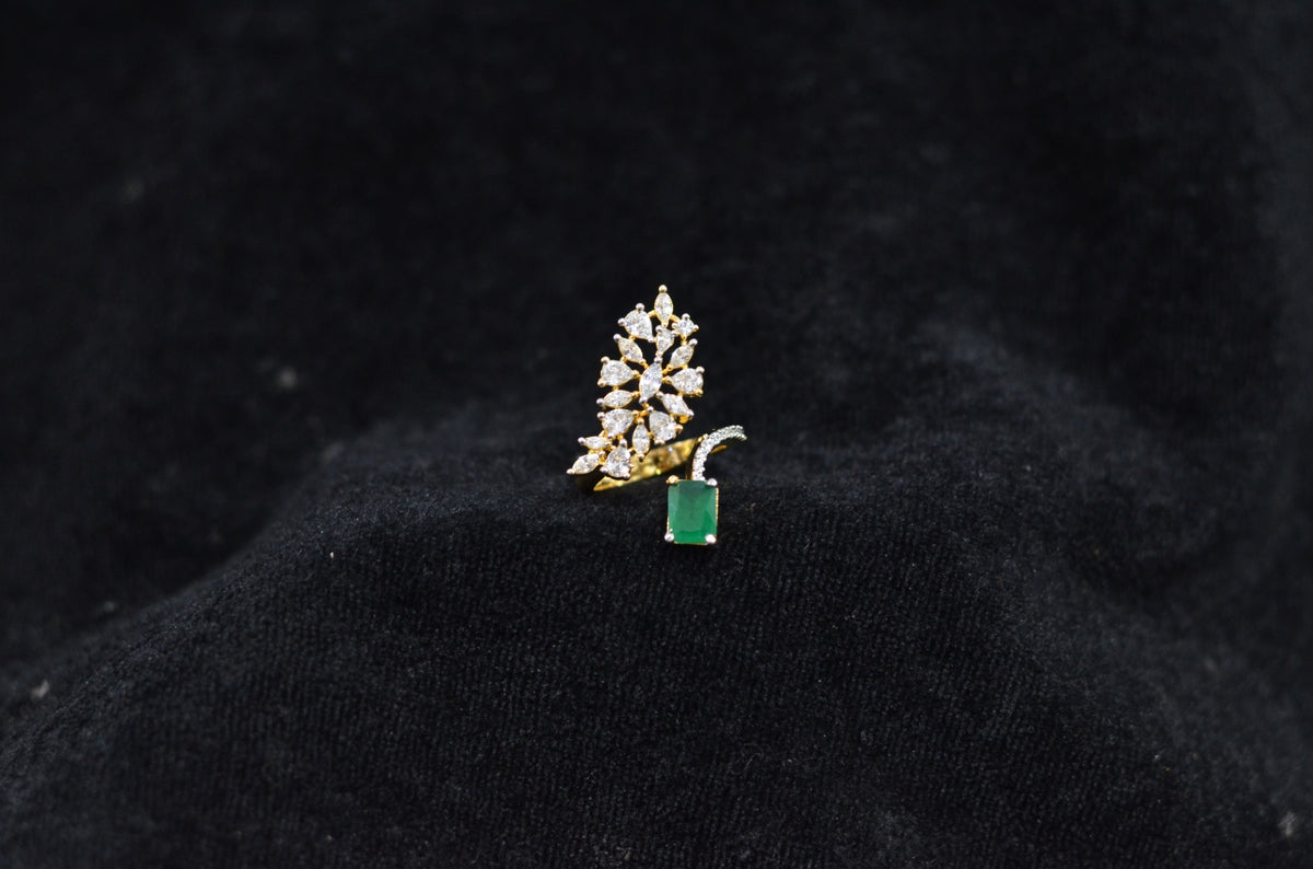 FINGERRING Finger ring 42 DIAMOND EMERALD