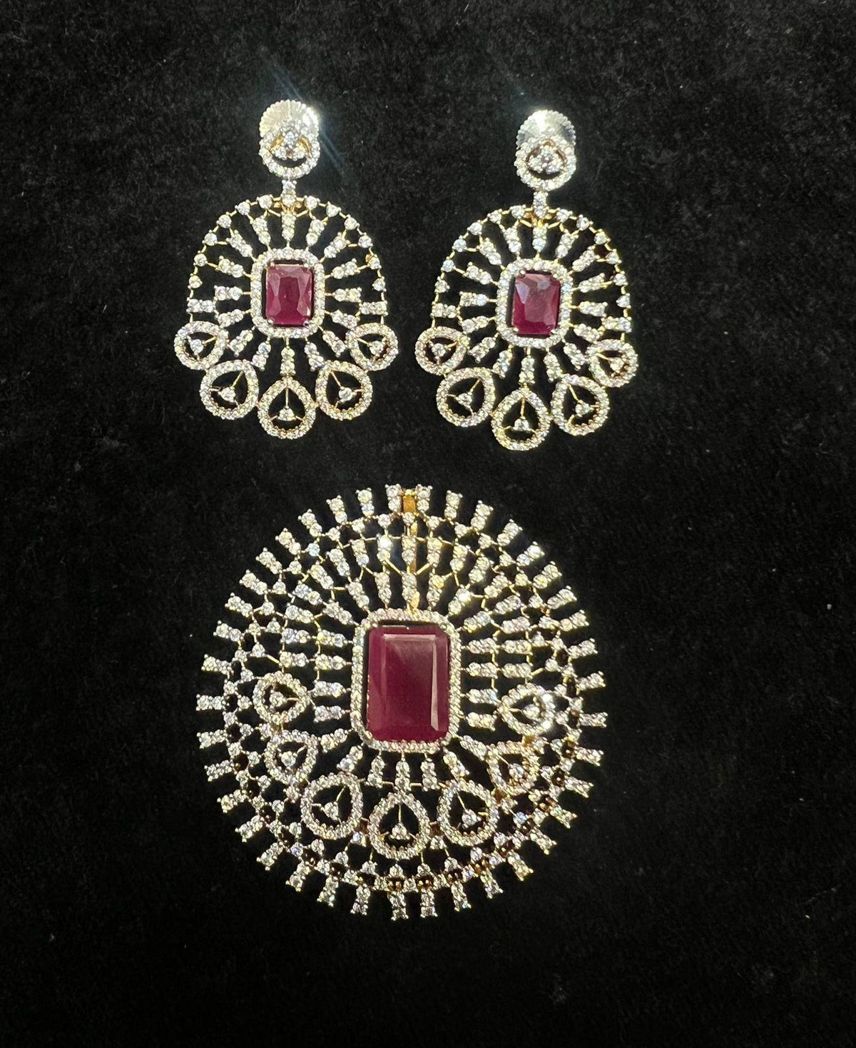 PENDANT SET CHAINS Pendant set 141 DIAMOND RUBY
