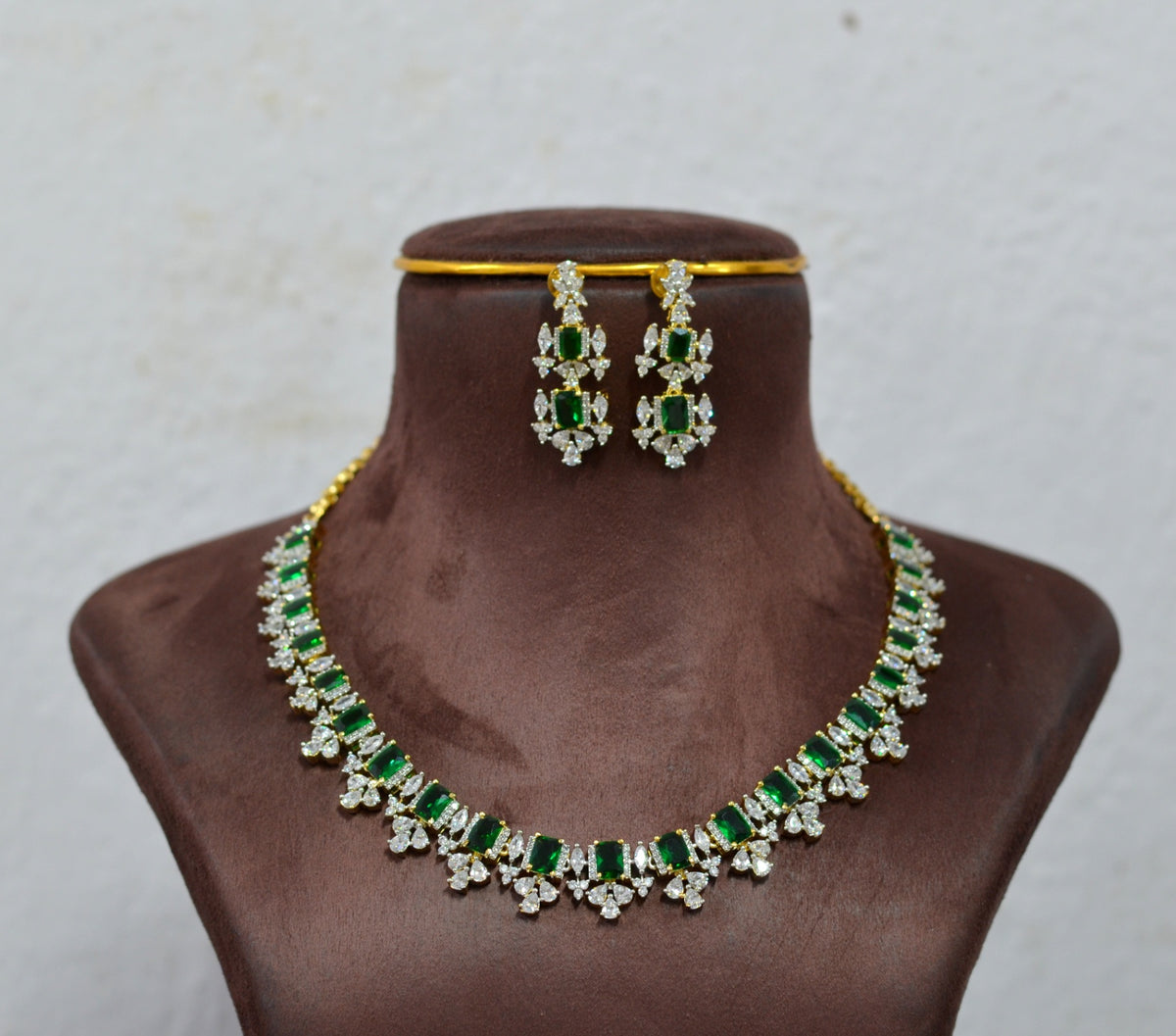 NECKLACE Necklace 732 DIAMOND EMERALD