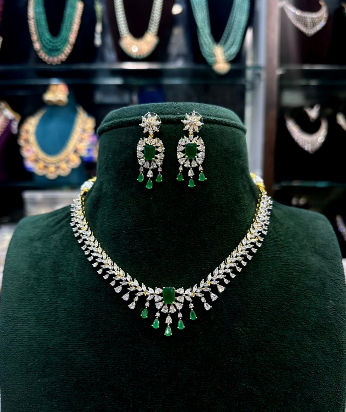NECKLACE necklace 093 DIAMOND EMERALD