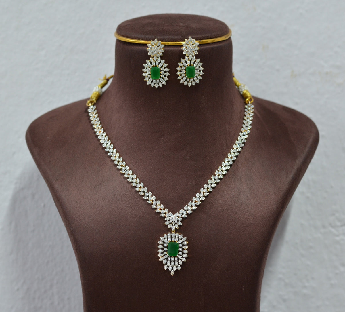 NECKLACE Necklace 918 EMERALD