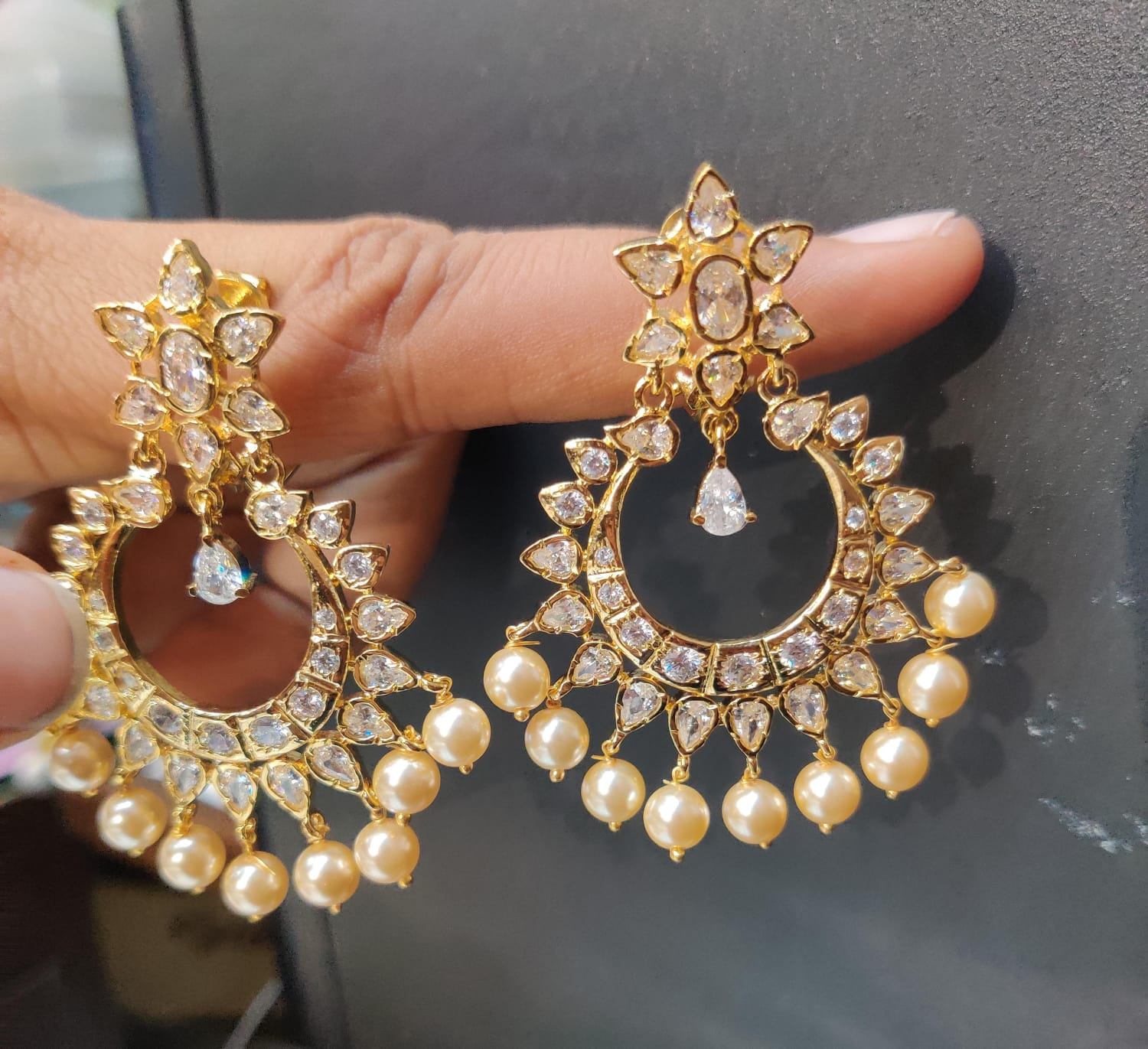 Earring Earringa 177 GOLDEN STONE WHITE