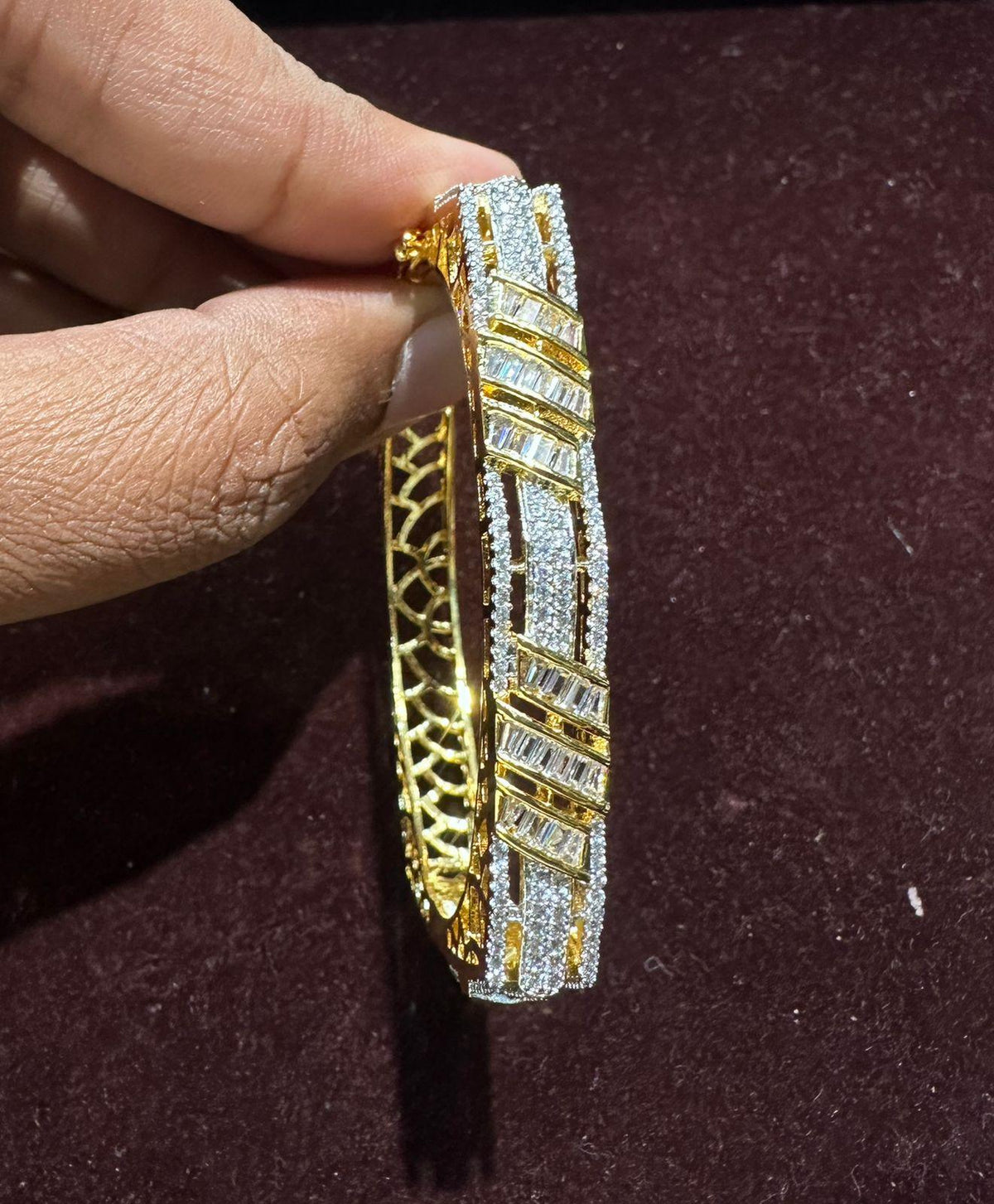 BRACELET/BANGLE bracelet 1051 WHITE Openable