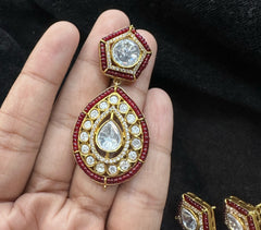 PENDANT SET / LOCKETS Pendant set 260 MOZONITE RUBY