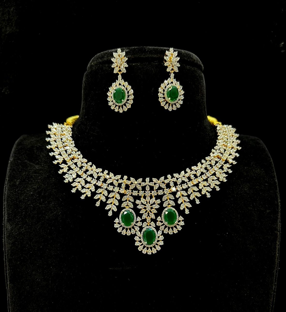 NECKLACE necklace 497 DIAMOND  EMERALD