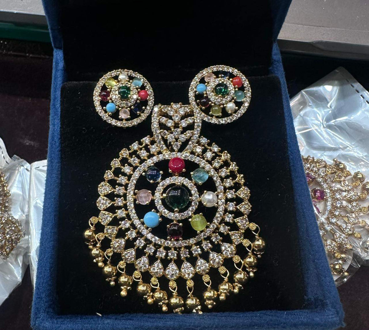 PENDANT SET CHAINS pendant set 127 GOLDEN STONE Navratna