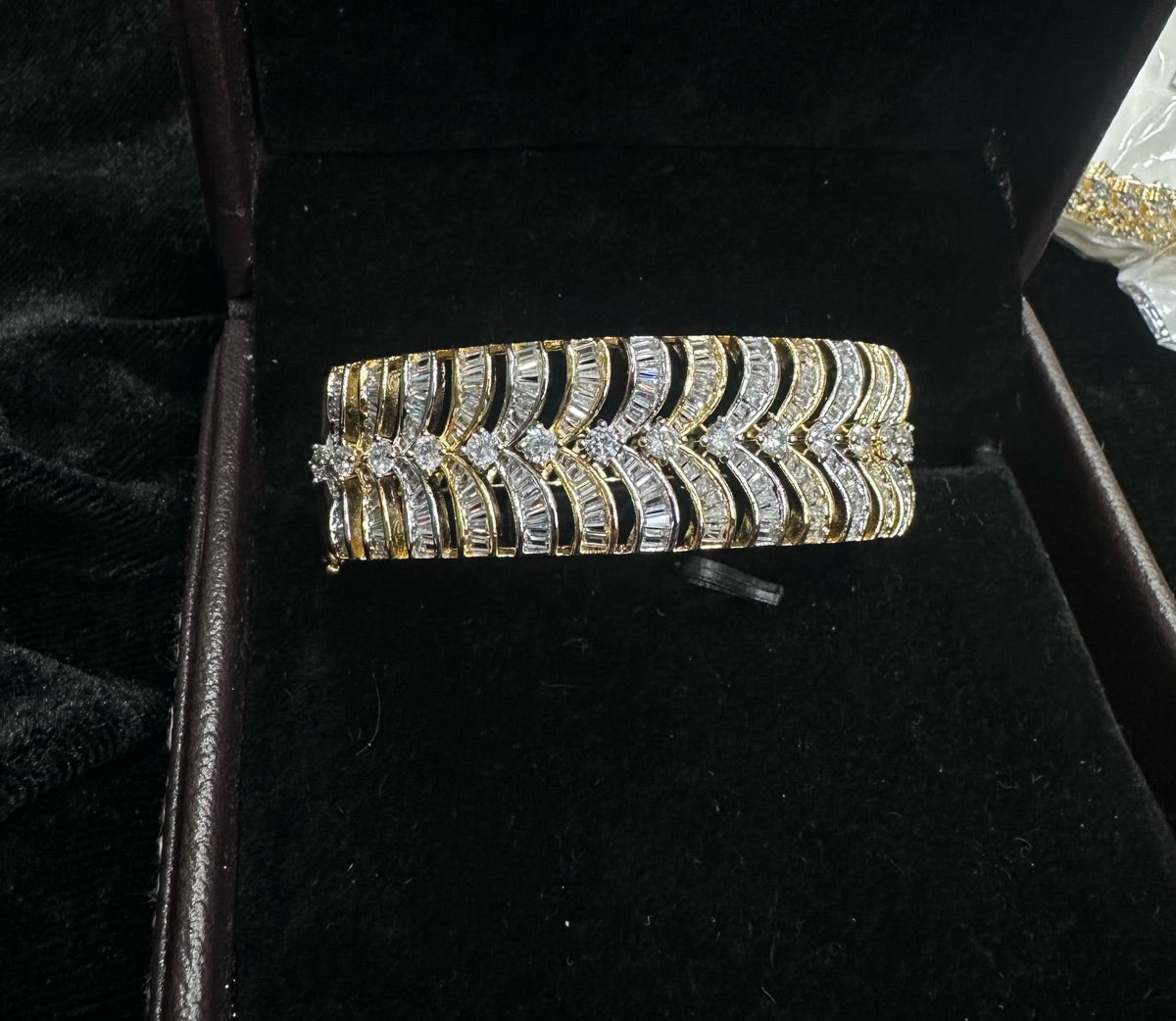 BRACELET/BANGLE Bracelet 011 WHITE Openable