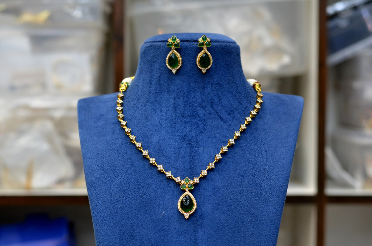 NECKLACE necklace 837 GOLDEN STONE EMERALD