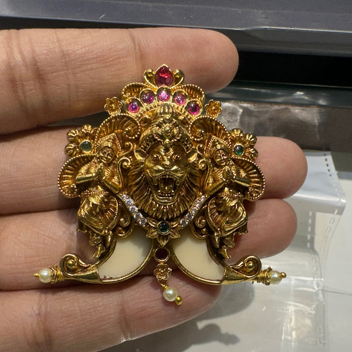 PENDANT SET CHAINS TIger nail 121 VICKTORIAN  MULTI COLOR