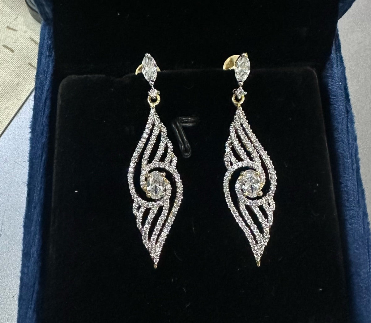 Earring Earrings 215 DIAMOND WHITE