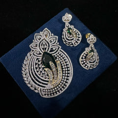 PENDANT SET CHAINS Pendant set 225 DIAMOND EMERALD