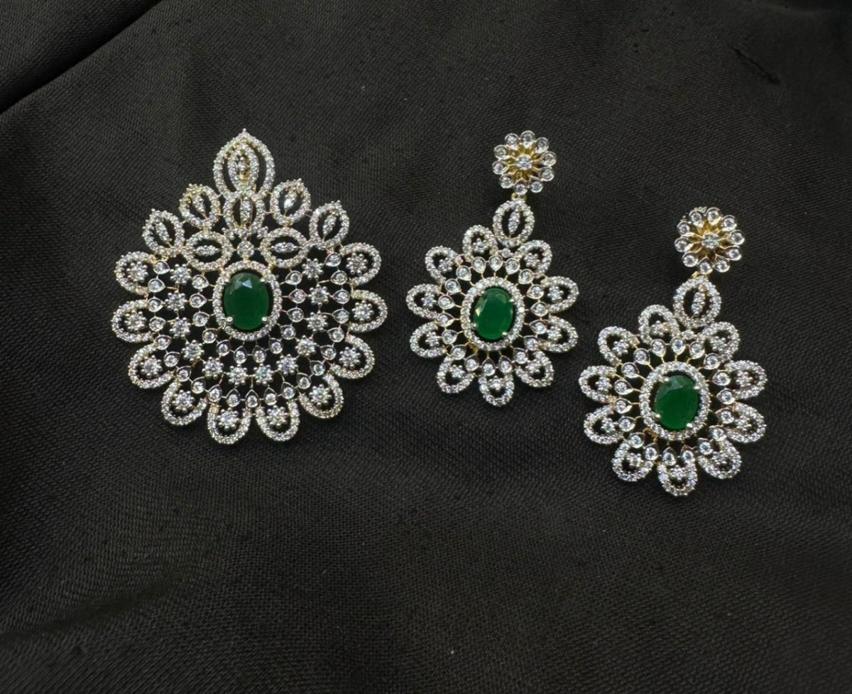 PENDANT SET CHAINS Pendant set 160 DIAMOND EMERALD