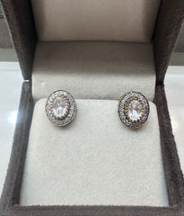 Earring Eartops 037 VICKTORIAN  WHITE