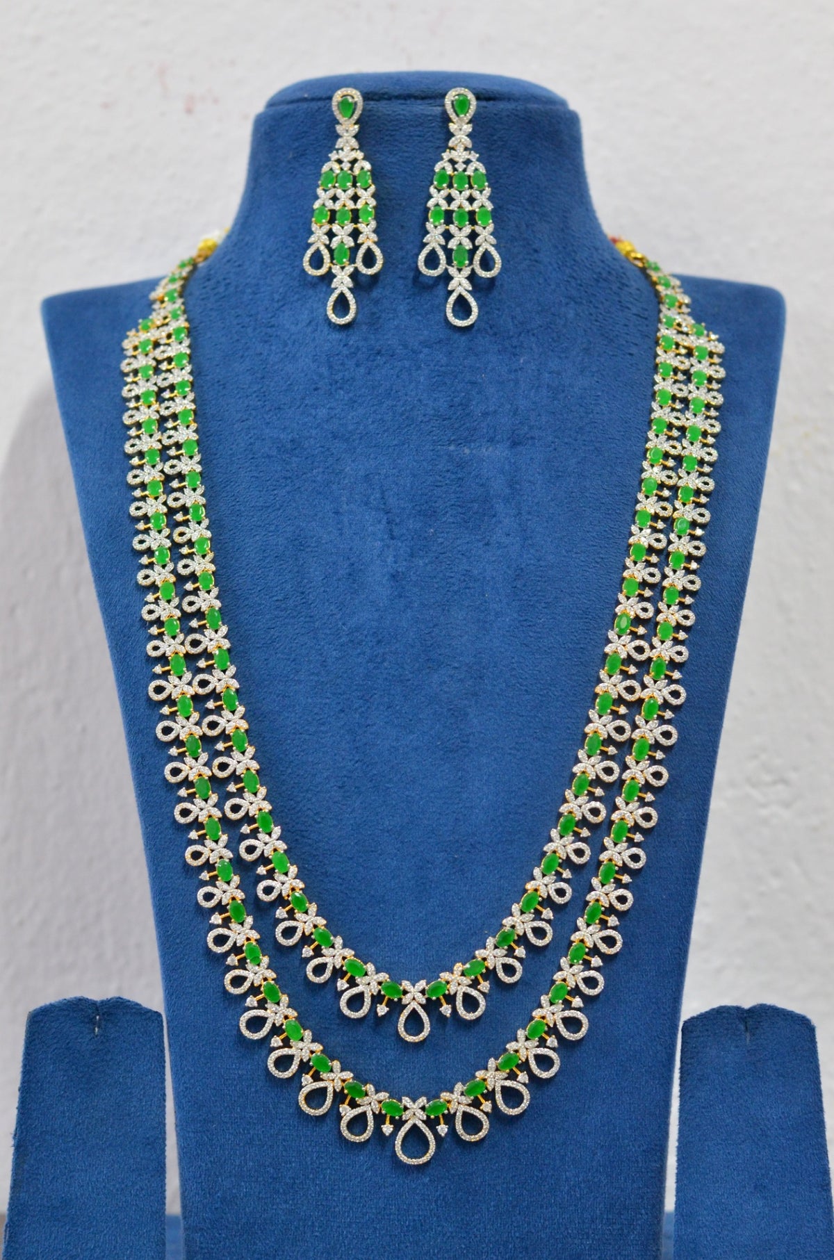 NECKLACE Neckalce 901 DIAMOND EMERALD