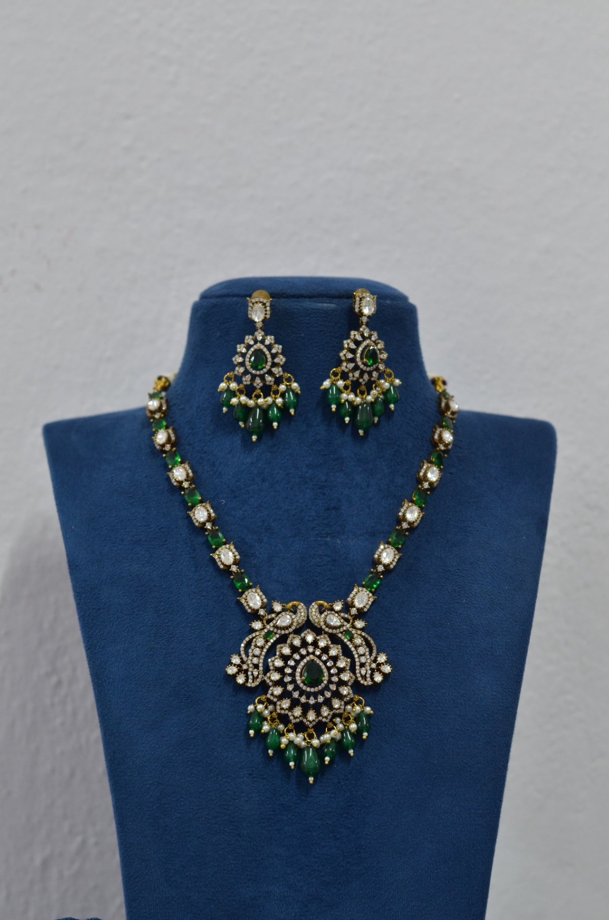 NECKLACE Necklace 924 VICKTORIAN  EMERALD
