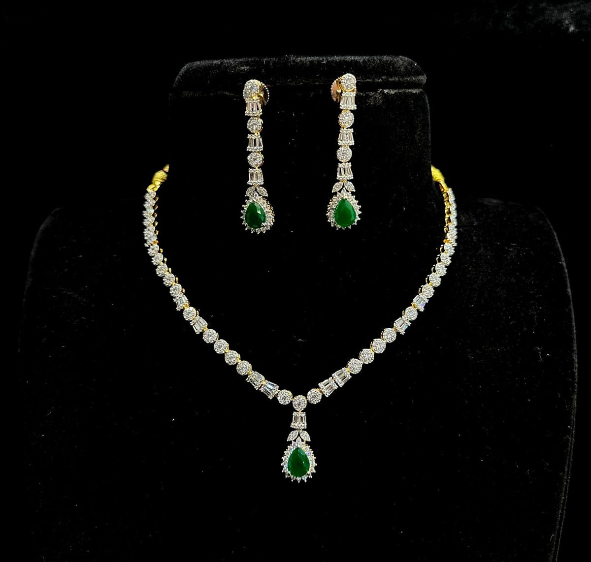 NECKLACE necklace 612 DIAMOND EMERALD