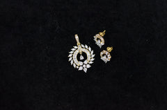 PENDANT SET / LOCKETS Pendant set 146 DIAMOND WHITE