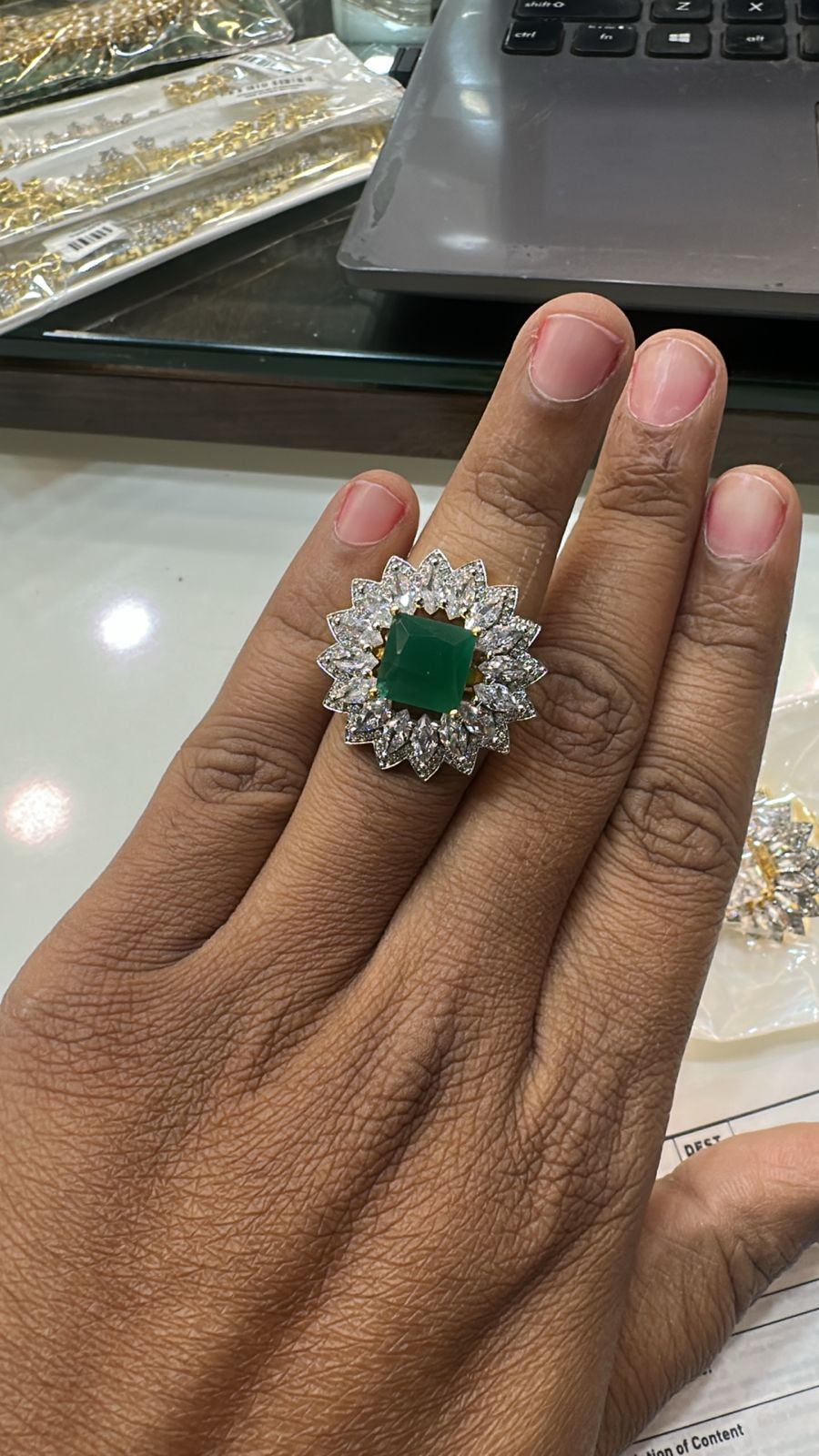 FINGERRING Finger ring 031 DIAMOND EMERALD