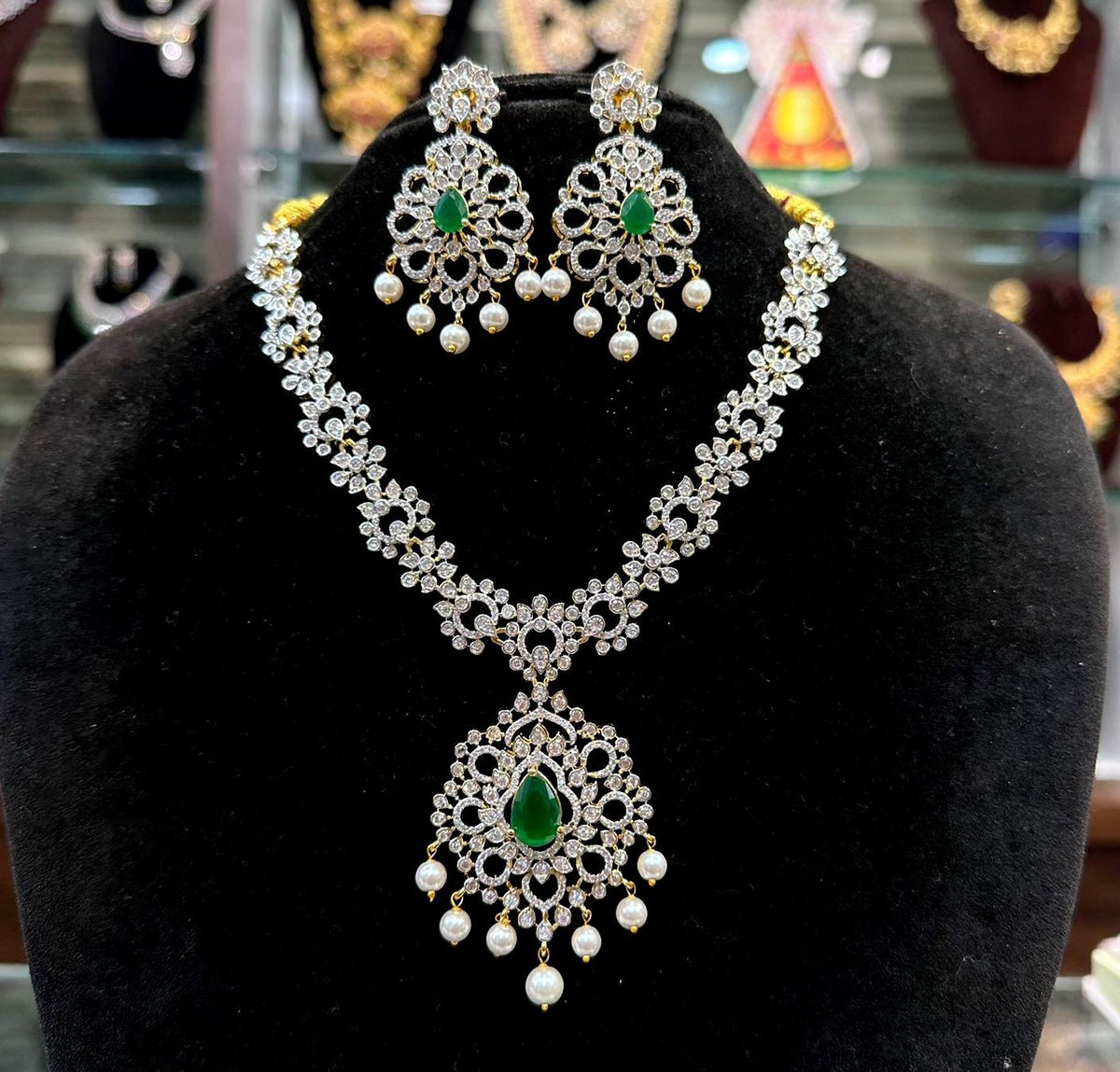 NECKLACE necklace 670 DIAMOND EMERALD
