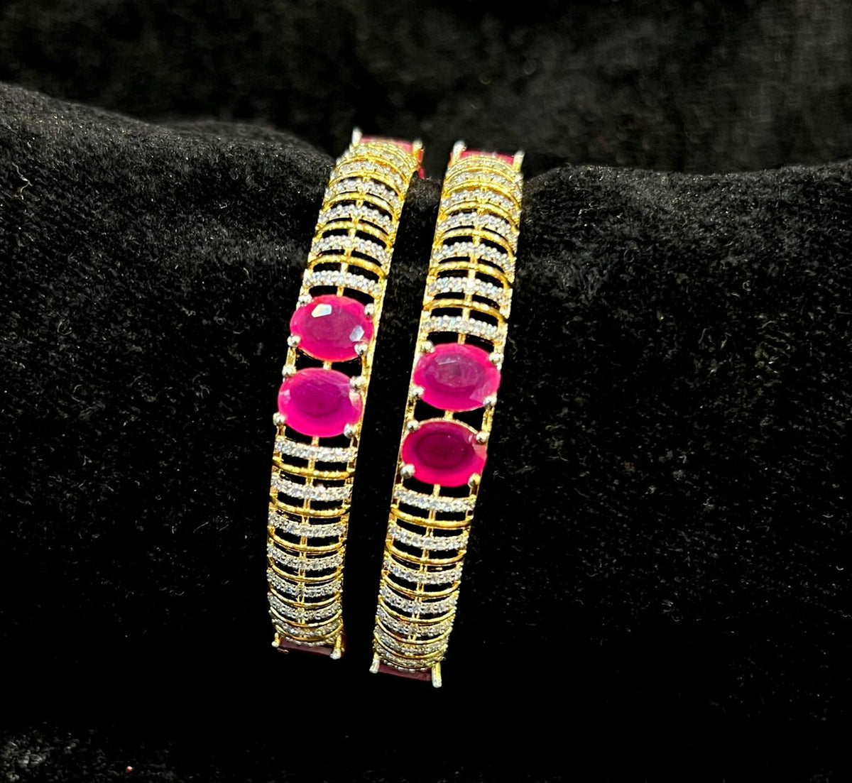 BRACELET/BANGLE BANGLES 1132 RUBY 2'4
