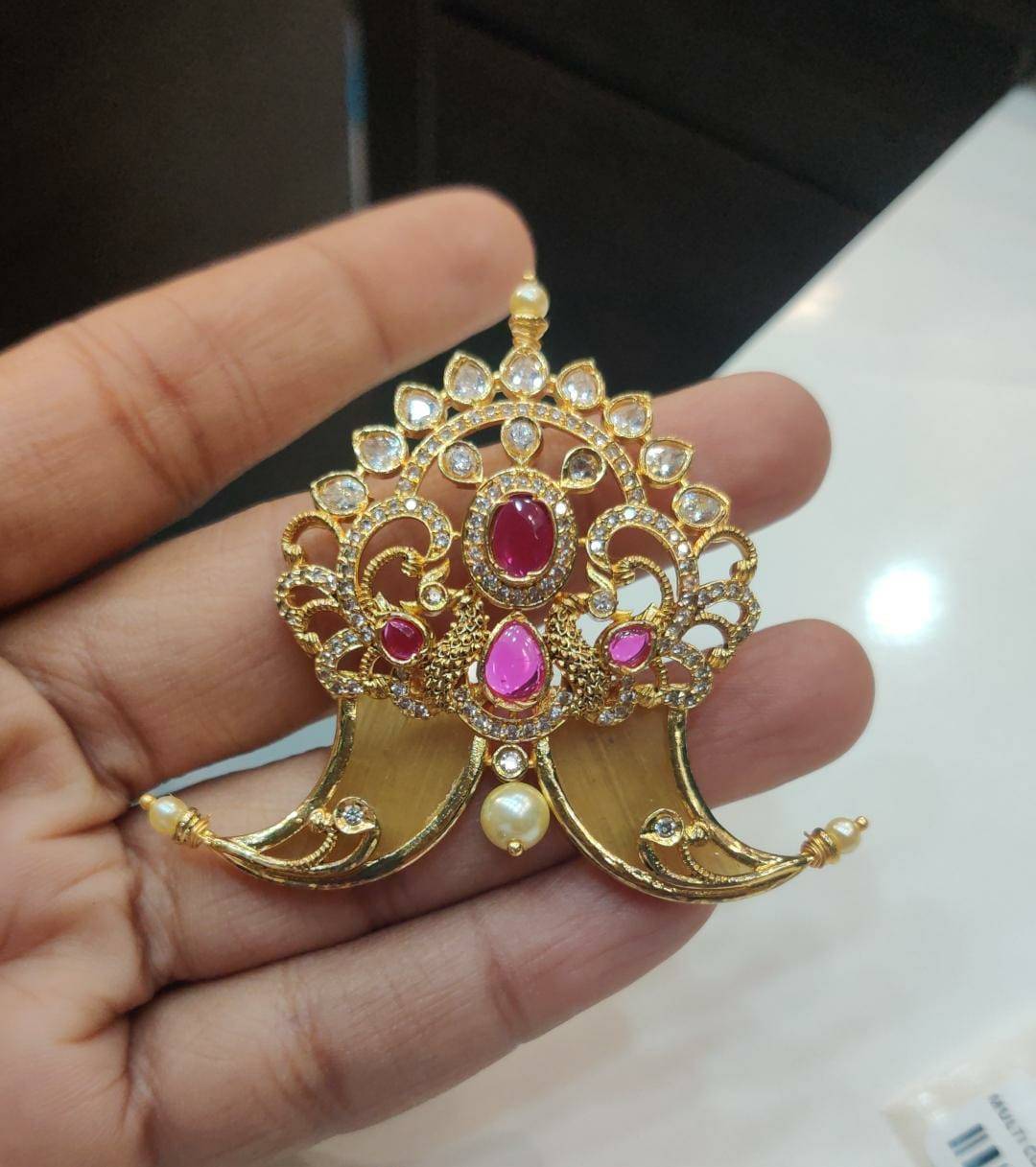 PENDANT SET CHAINS Tiger nail locket 121 GOLDEN STONE RUBY