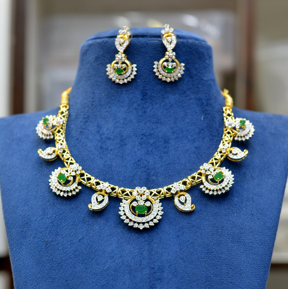 NECKLACE Neckalce 843 DIAMOND EMERALD