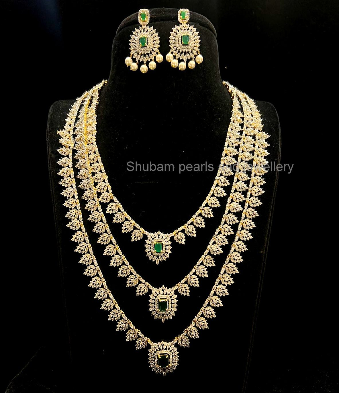 NECKLACE DIAMOND NECKLACE 451 DIAMOND  EMERALD