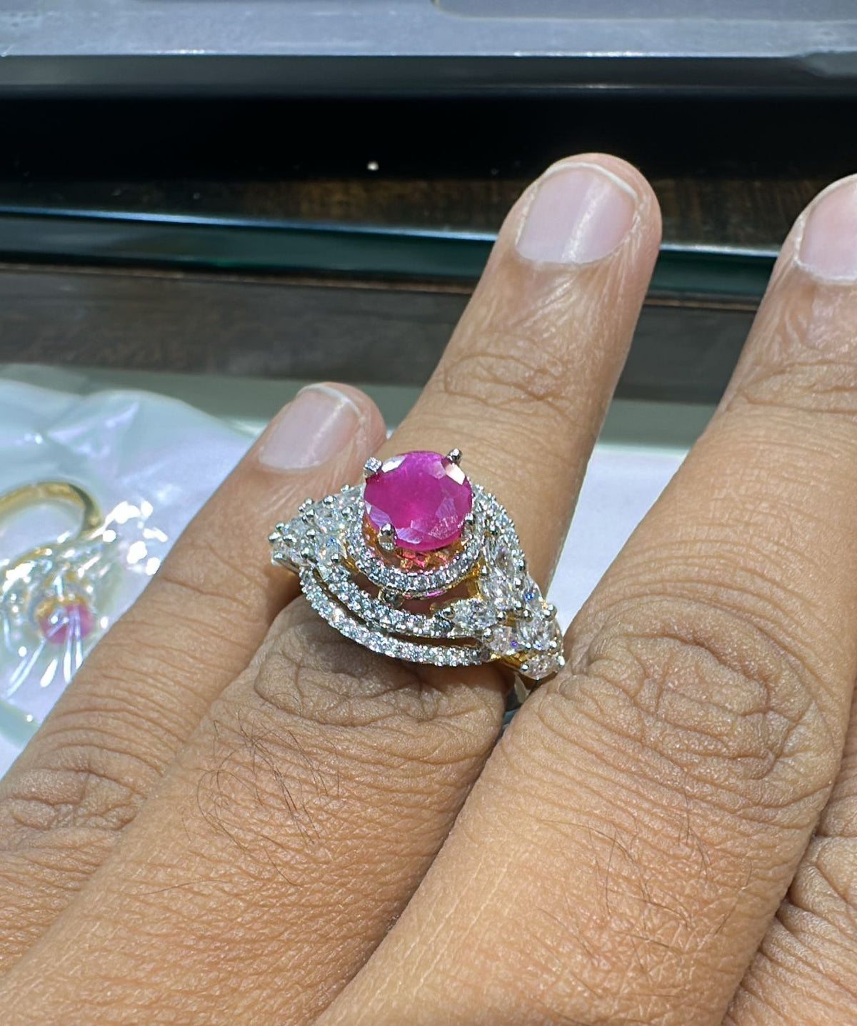 FINGERRING Finge ring 41 DIAMOND RUBY