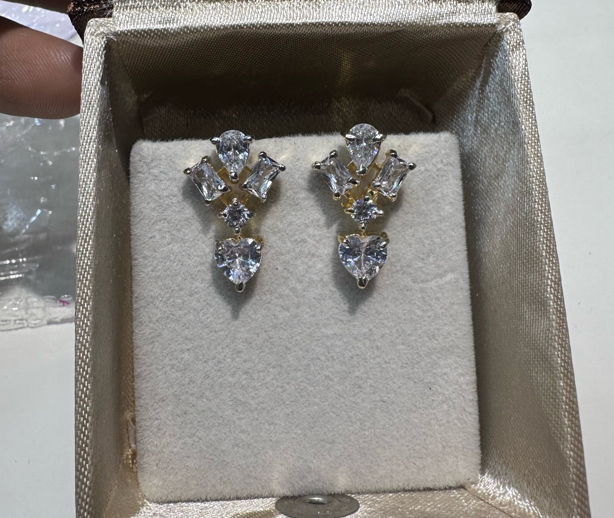 Earring Eartops 042 DIAMOND WHITE