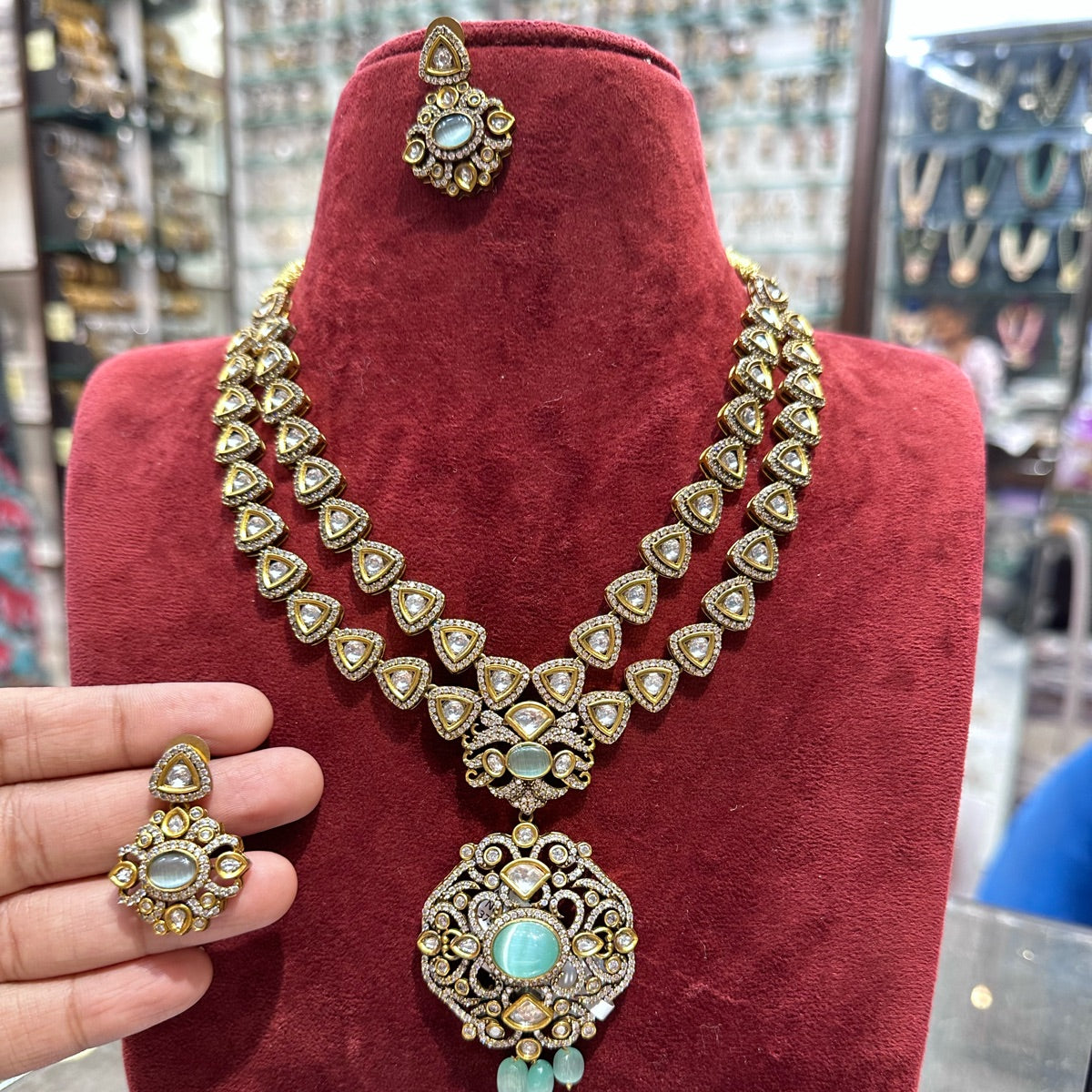 NECKLACE nk058 VICKTORIAN  MINT GREEN