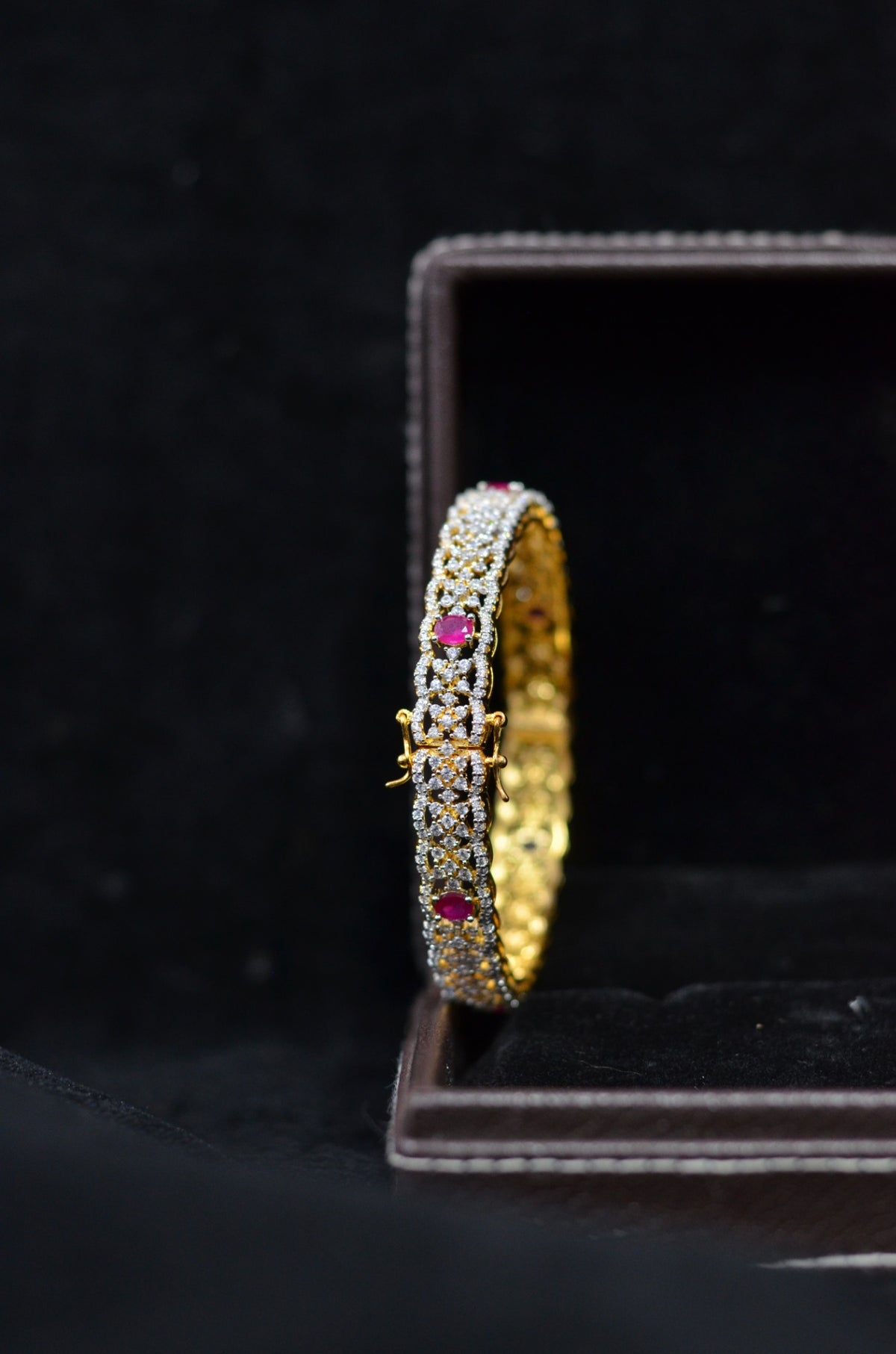 BRACELET/BANGLE Bangles 057 RUBY 2 '6 Openable Bangle