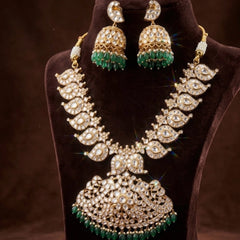 NECKLACE Mango necklace short 001 MOZONITE EMERALD