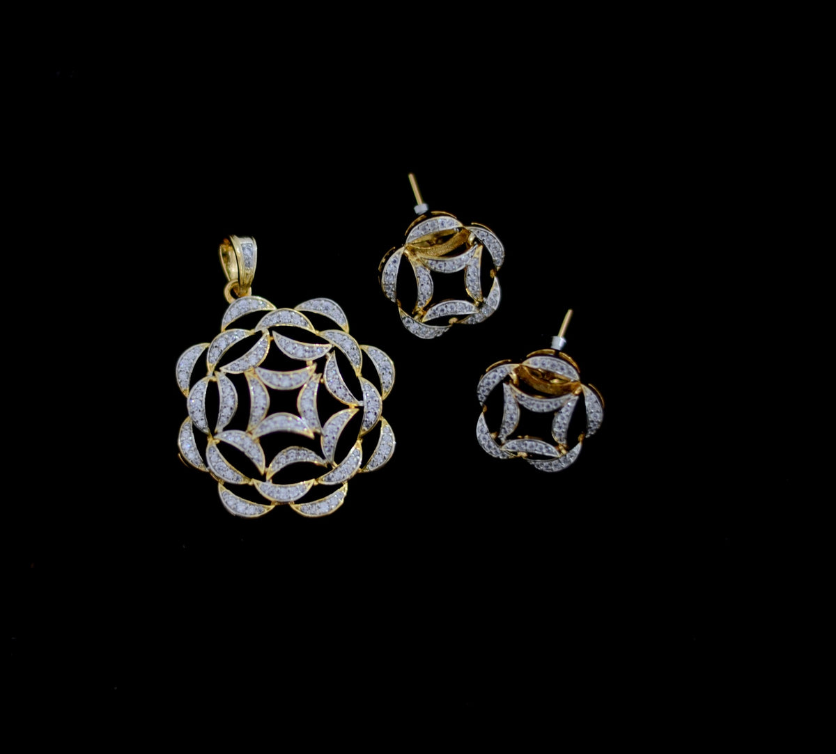 PENDANT SET / LOCKETS Pendant set 268 DIAMOND DUAL PLATING DIAMOND LOOK