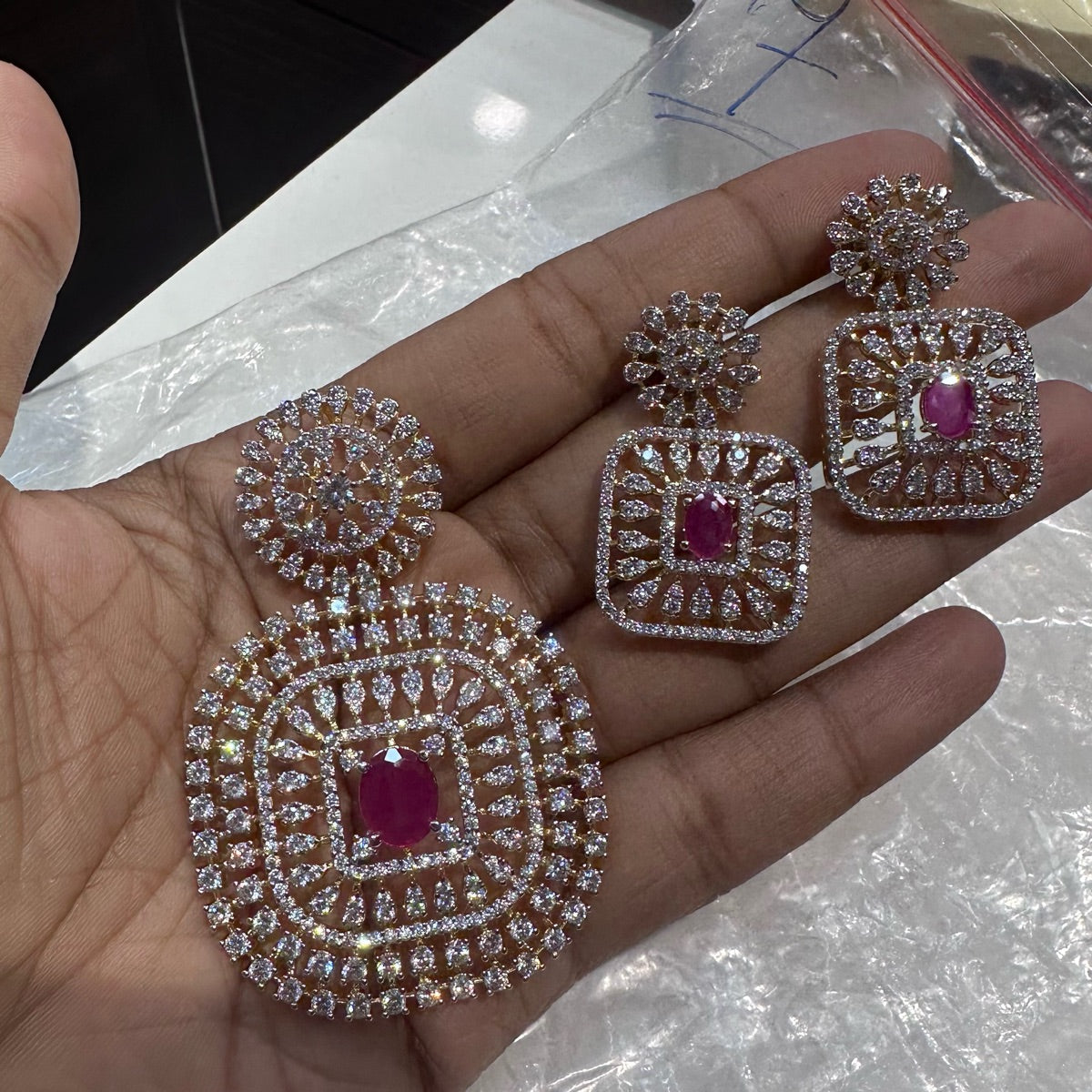 PENDANT SET CHAINS Pendant set 194 DIAMOND RUBY