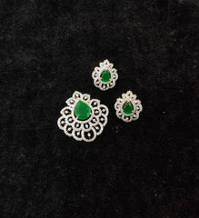 PENDANT SET / LOCKETS Hook pendant set 195 - PE195 DIAMOND EMERALD